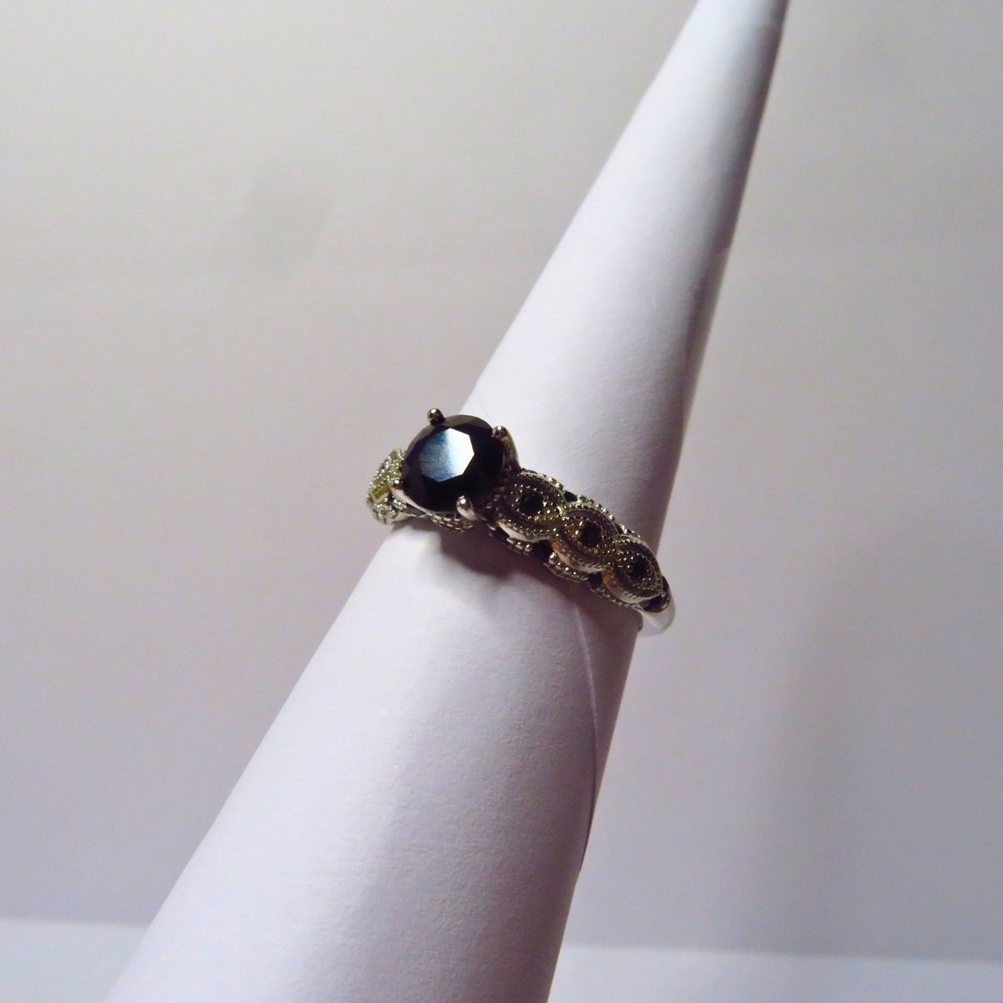 Anillo NYX